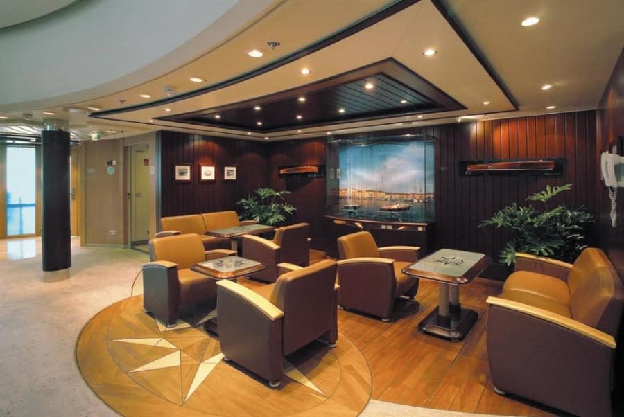 Yacht Club Lounge